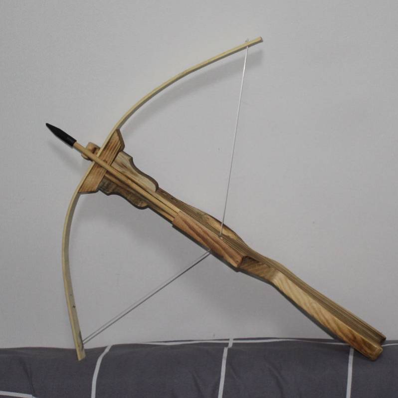 Big hand rifle + 3 bows